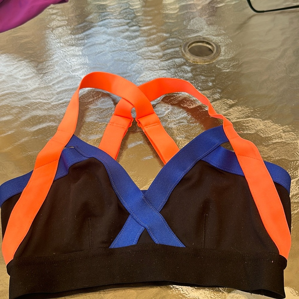 Yoga/bra top from aritzia rasa community brand size medium